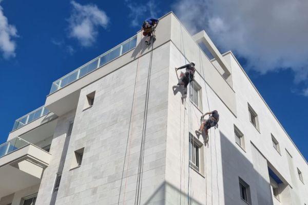 חיזוק אריחים באמצעות סנפלינג | רום ושלח