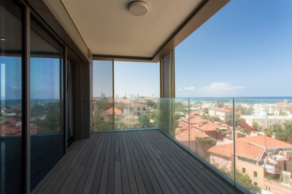 הוספת מרפסות שמש לבניין משותף